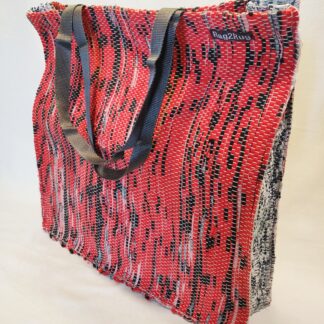 Strandväska handvävd återbrukad textil